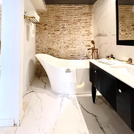 Готель Anahita Boutique 4*