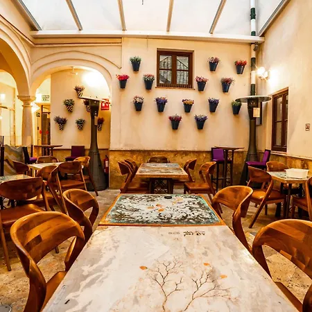 Anahita Boutique Готель 4*